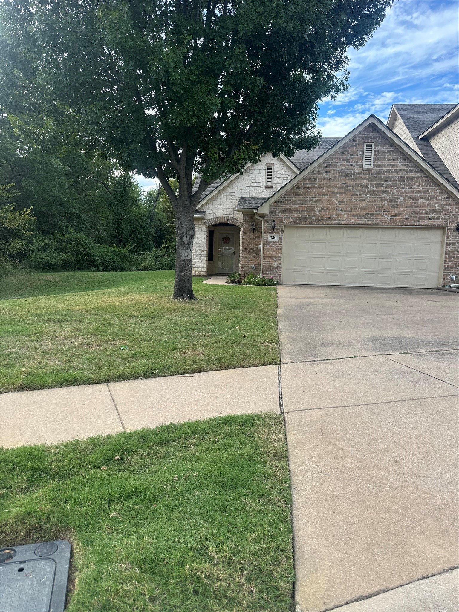 380 Greathouse Village