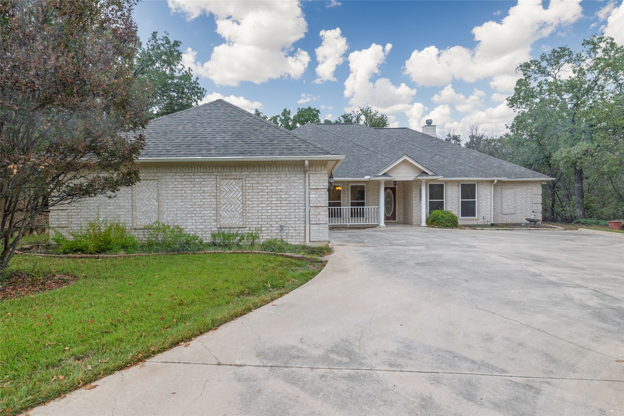 604 Runaway Bay Drive