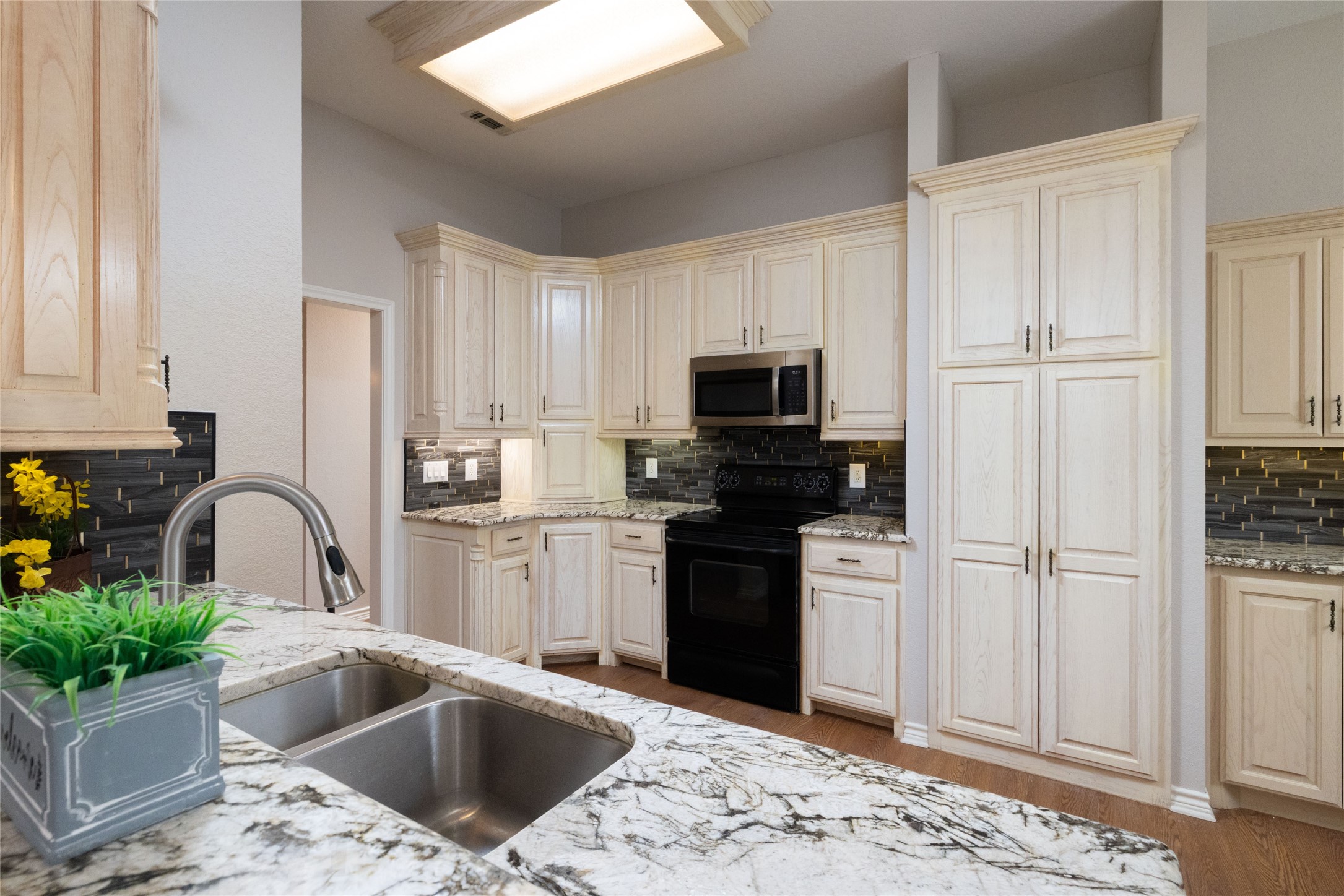 604 Runaway Bay Drive