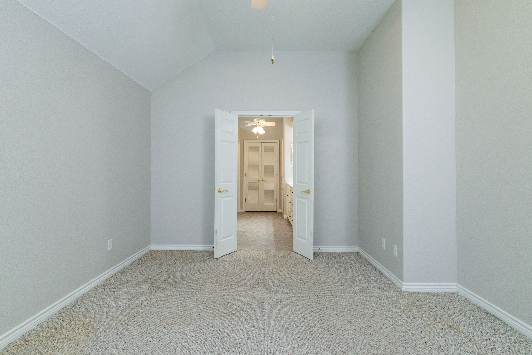 604 Runaway Bay Drive