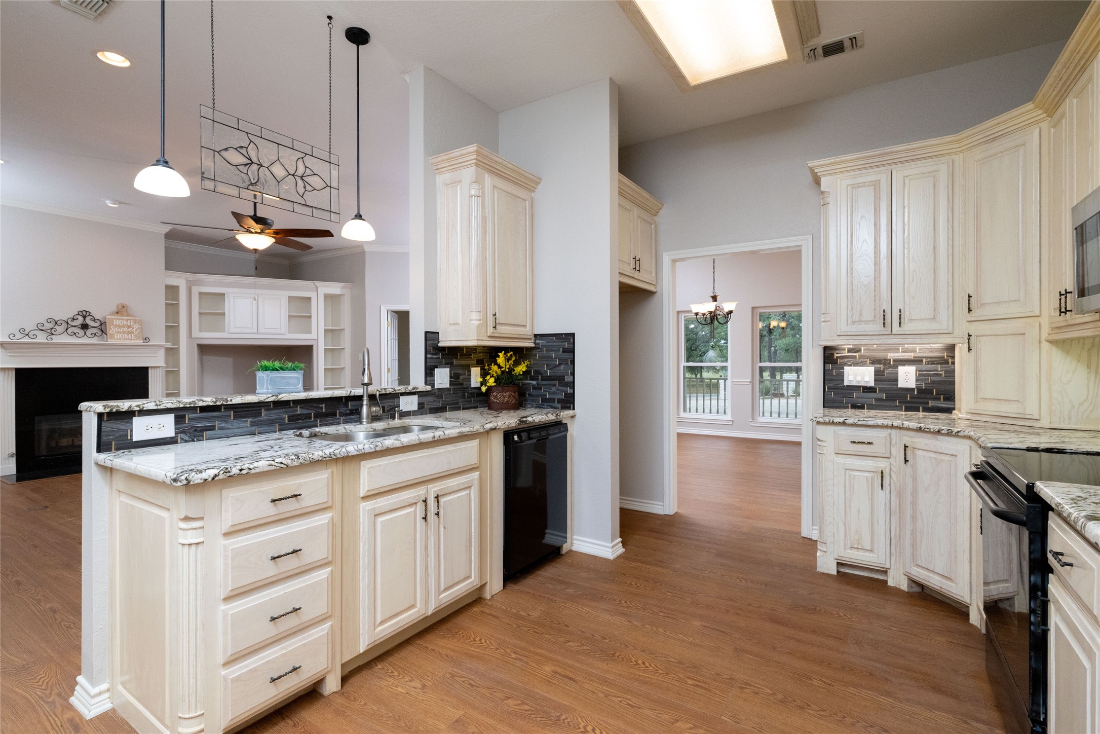 604 Runaway Bay Drive