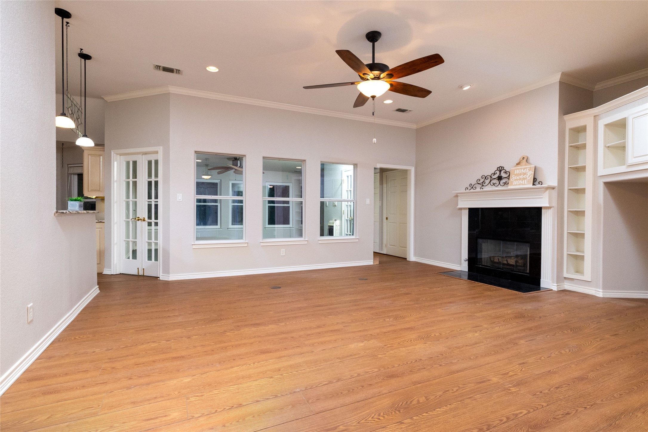 604 Runaway Bay Drive