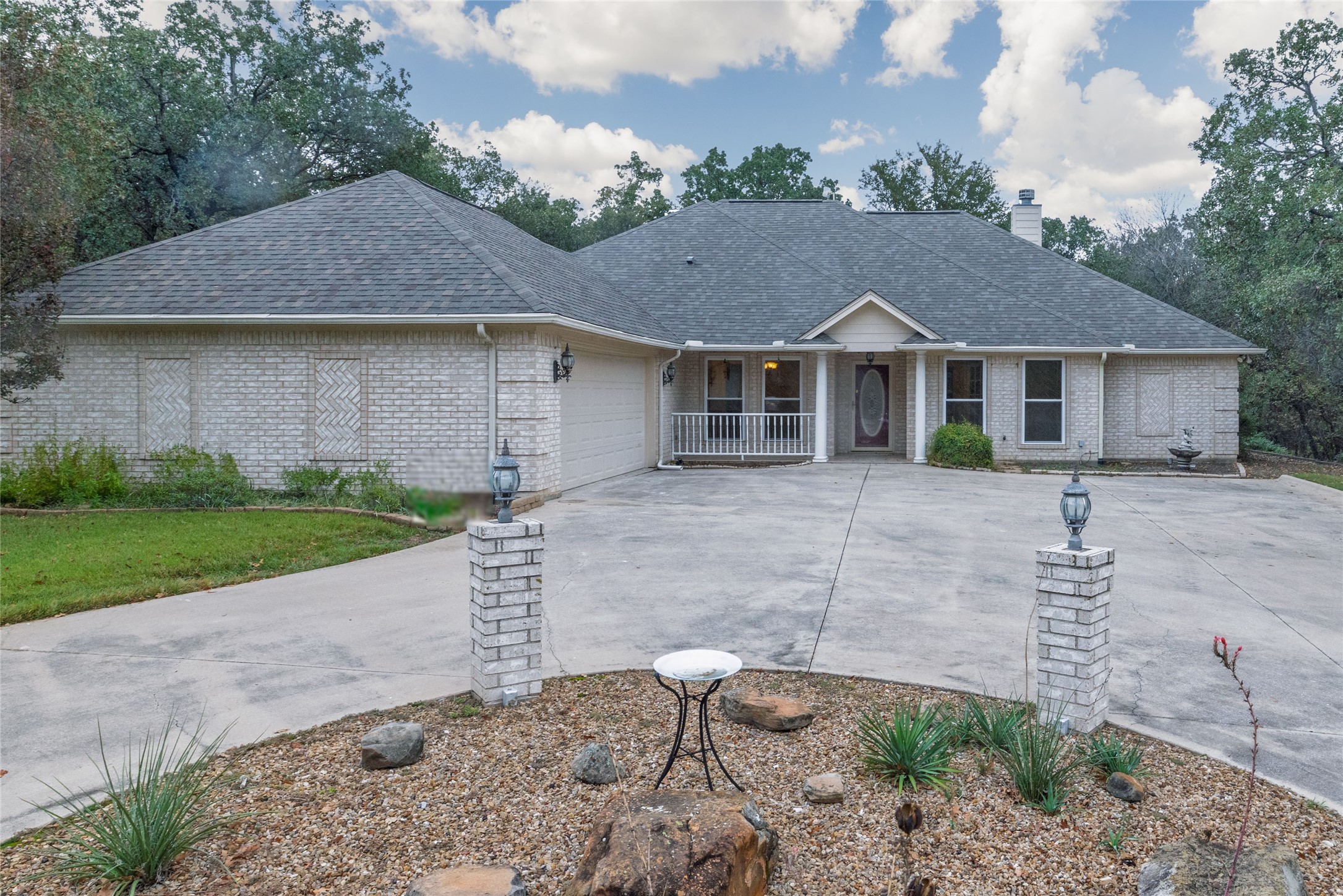 604 Runaway Bay Drive