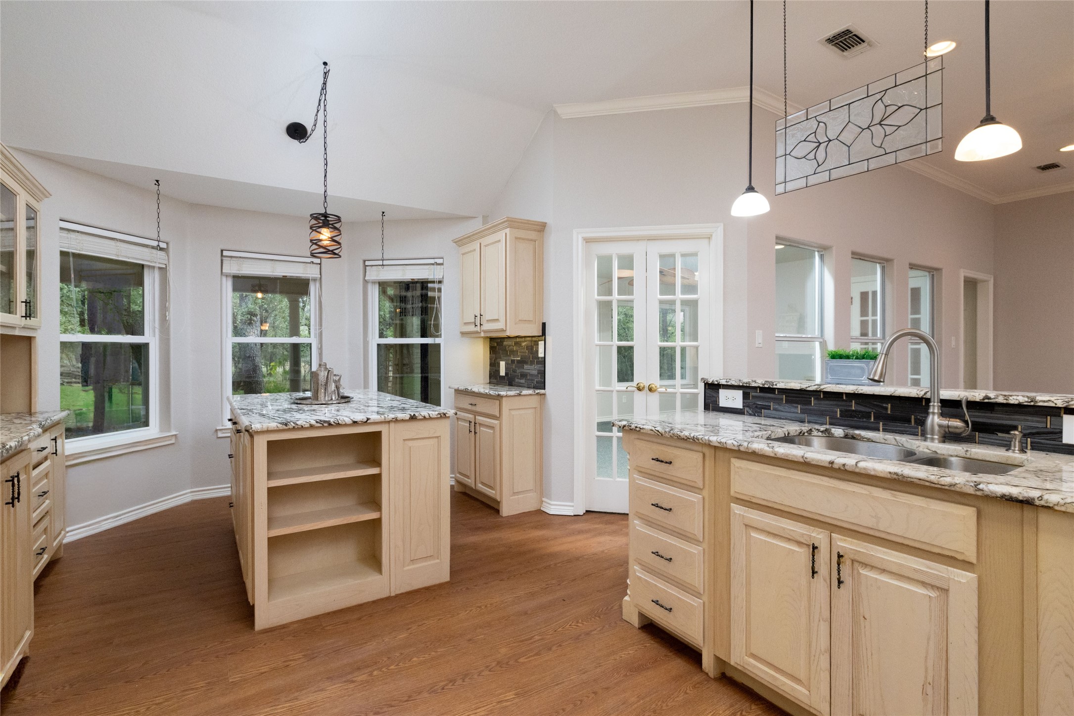 604 Runaway Bay Drive