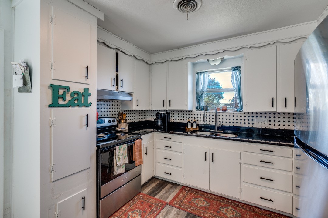 1406 Vine Street