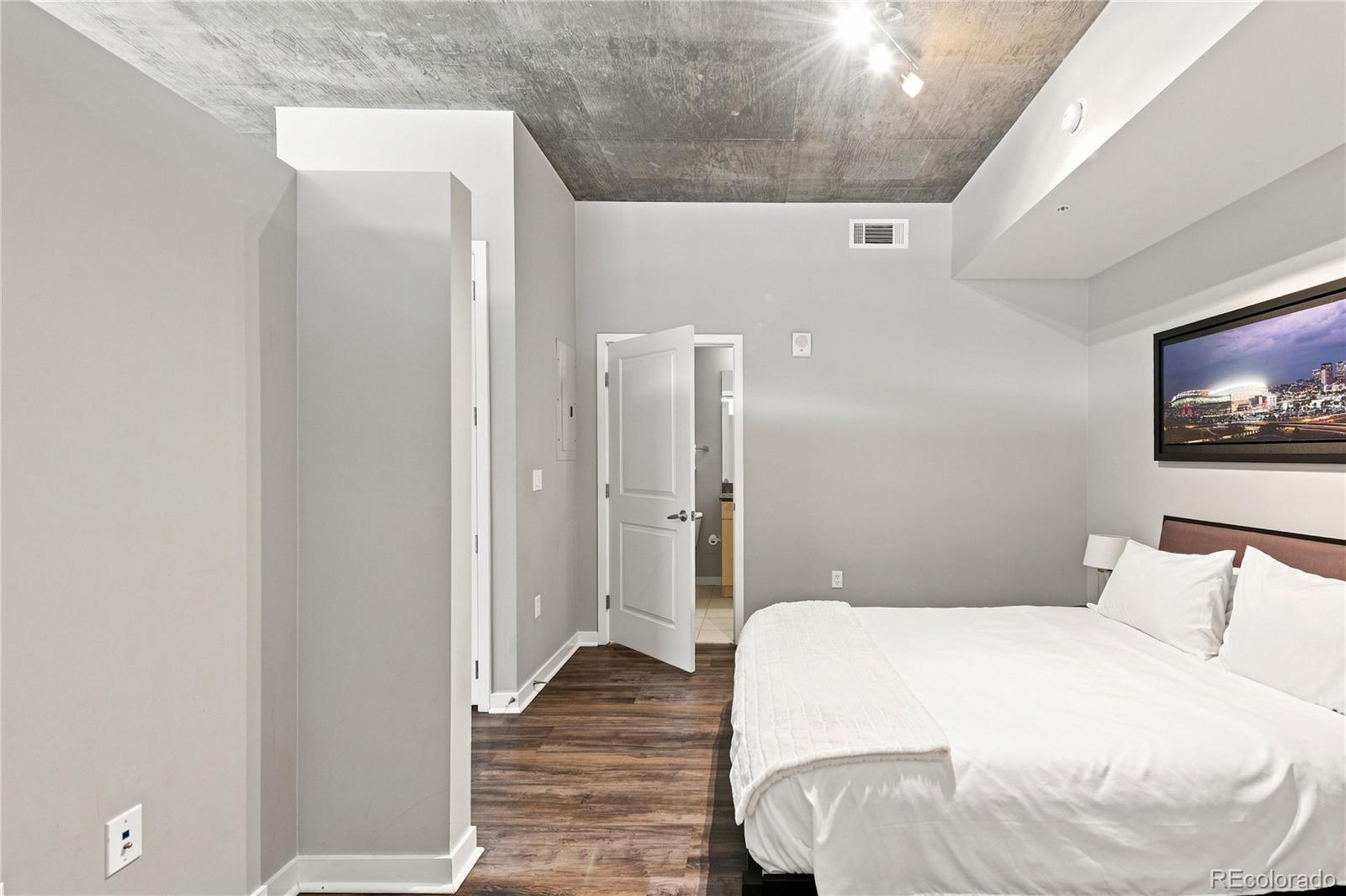 1700 Bassett Street Unit: 921