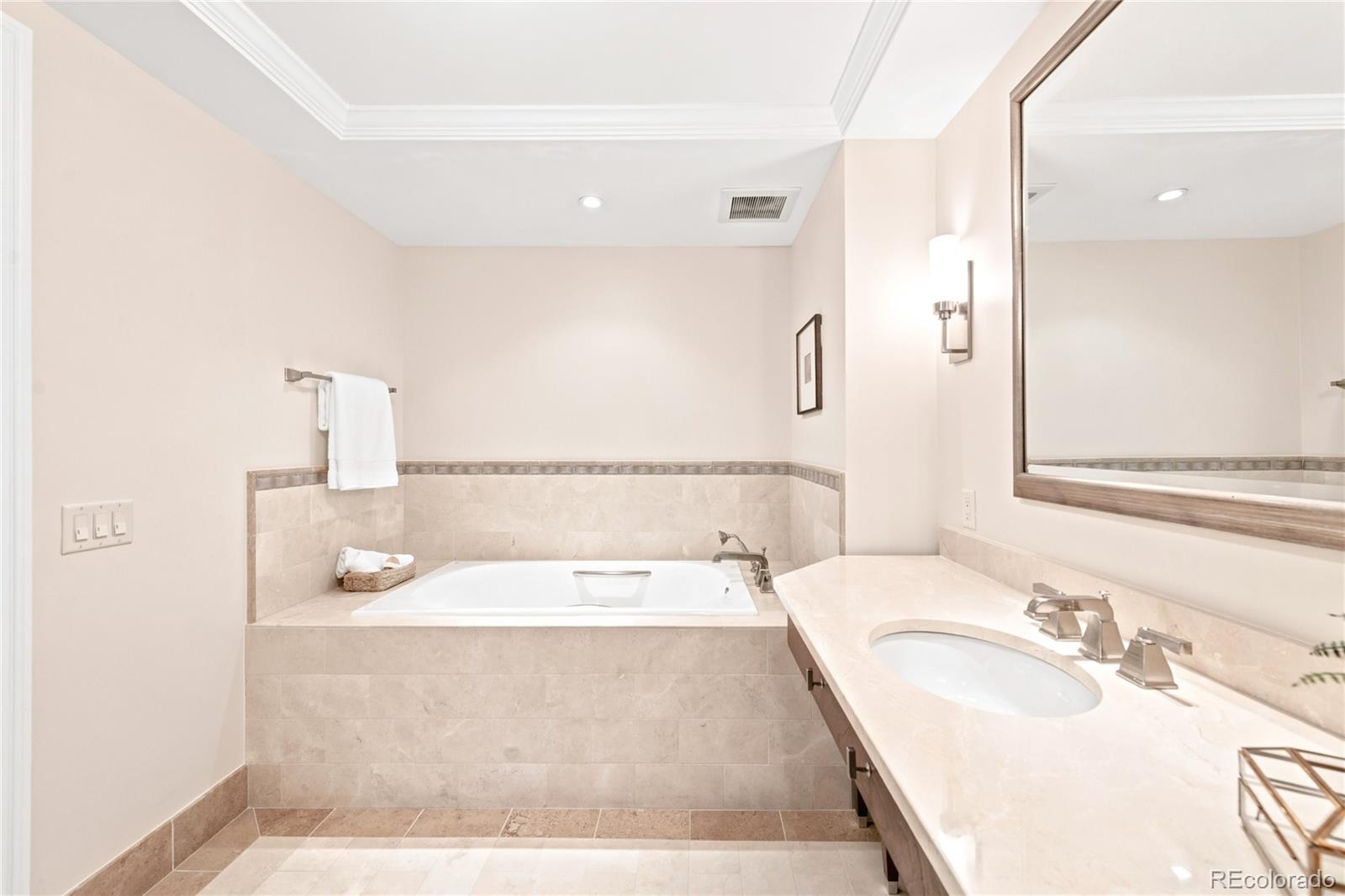 1891 Curtis Street Unit: 1620