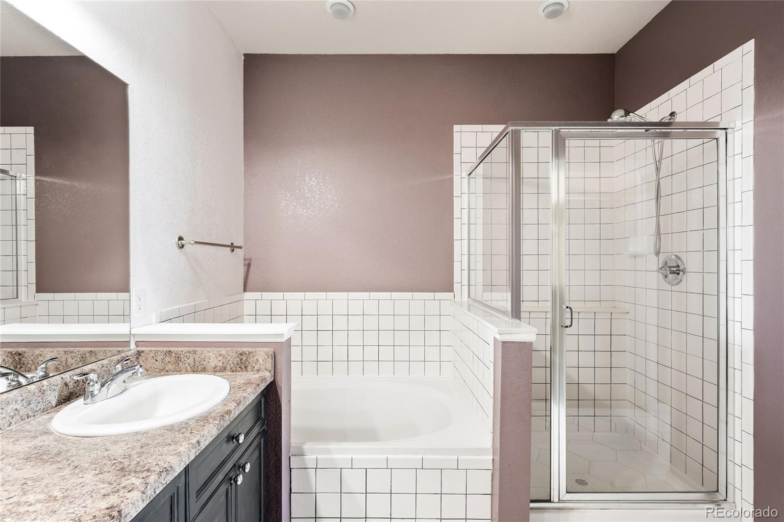 2240 S Vaughn Way Unit: 201