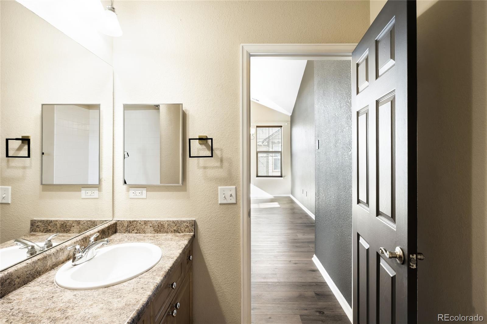 2240 S Vaughn Way Unit: 201