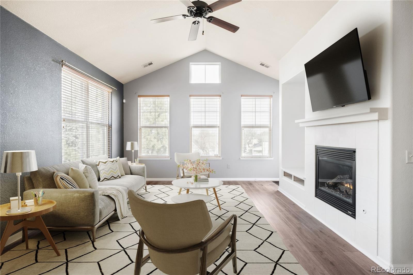 2240 S Vaughn Way Unit: 201