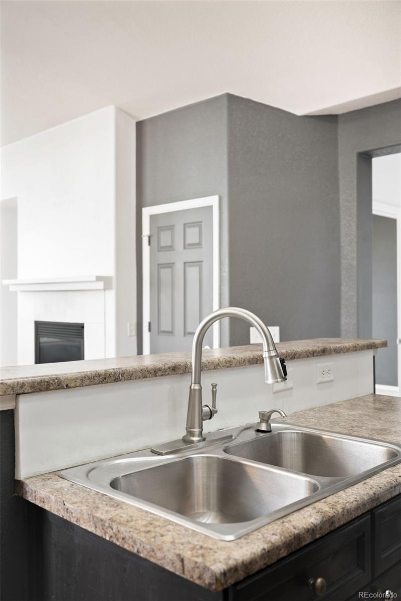 2240 S Vaughn Way Unit: 201