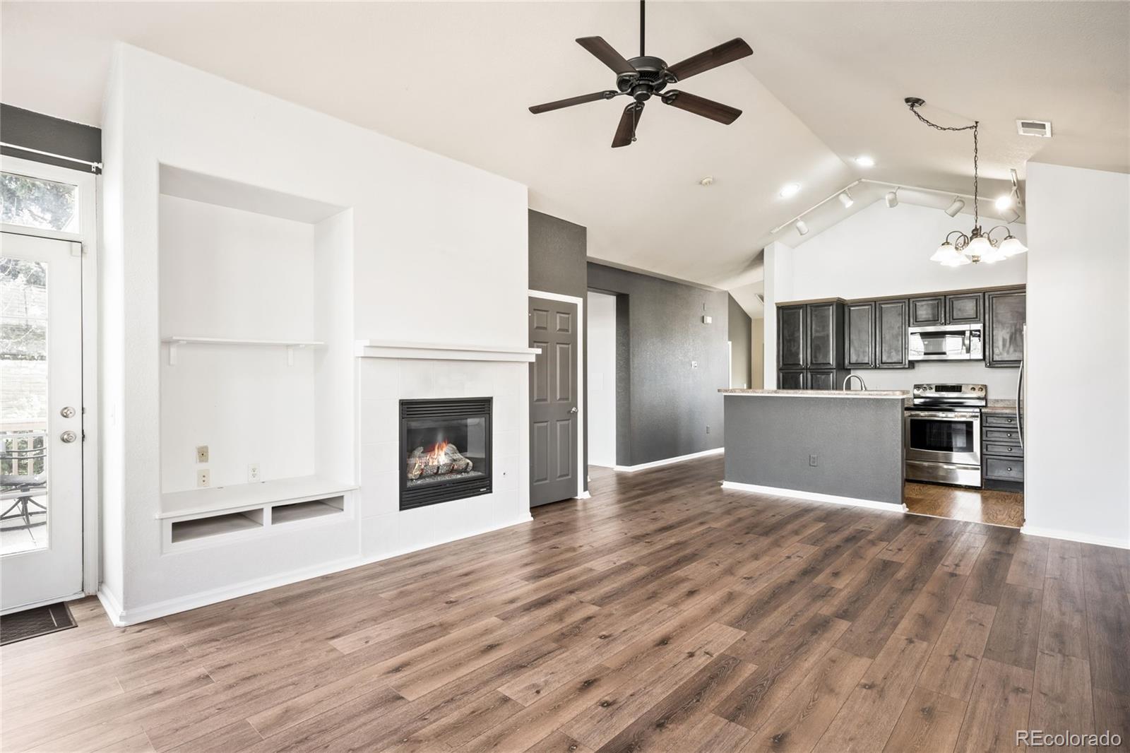 2240 S Vaughn Way Unit: 201