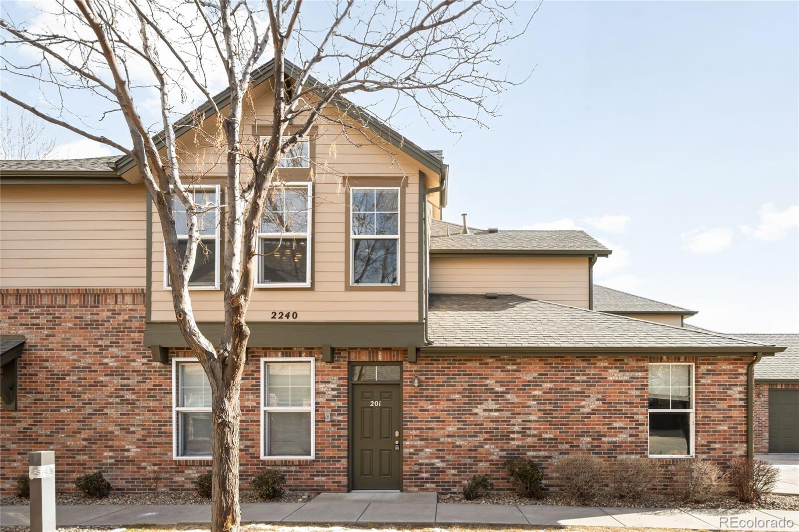 2240 S Vaughn Way Unit: 201