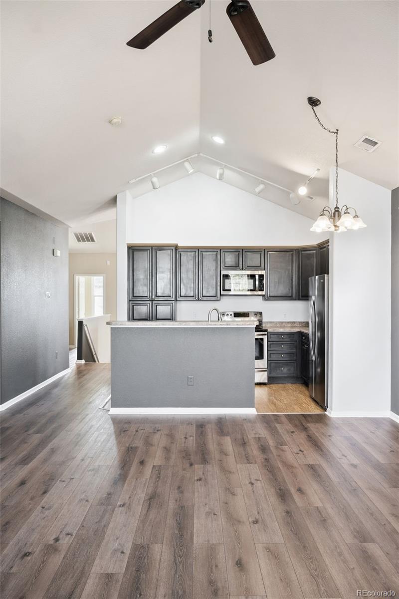 2240 S Vaughn Way Unit: 201