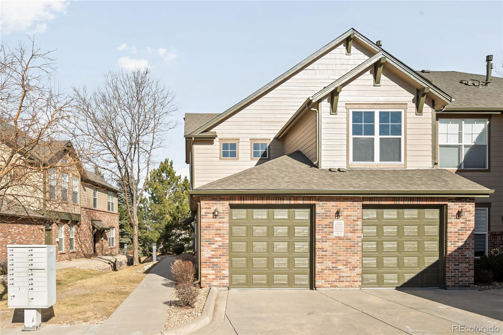 2240 S Vaughn Way Unit: 201