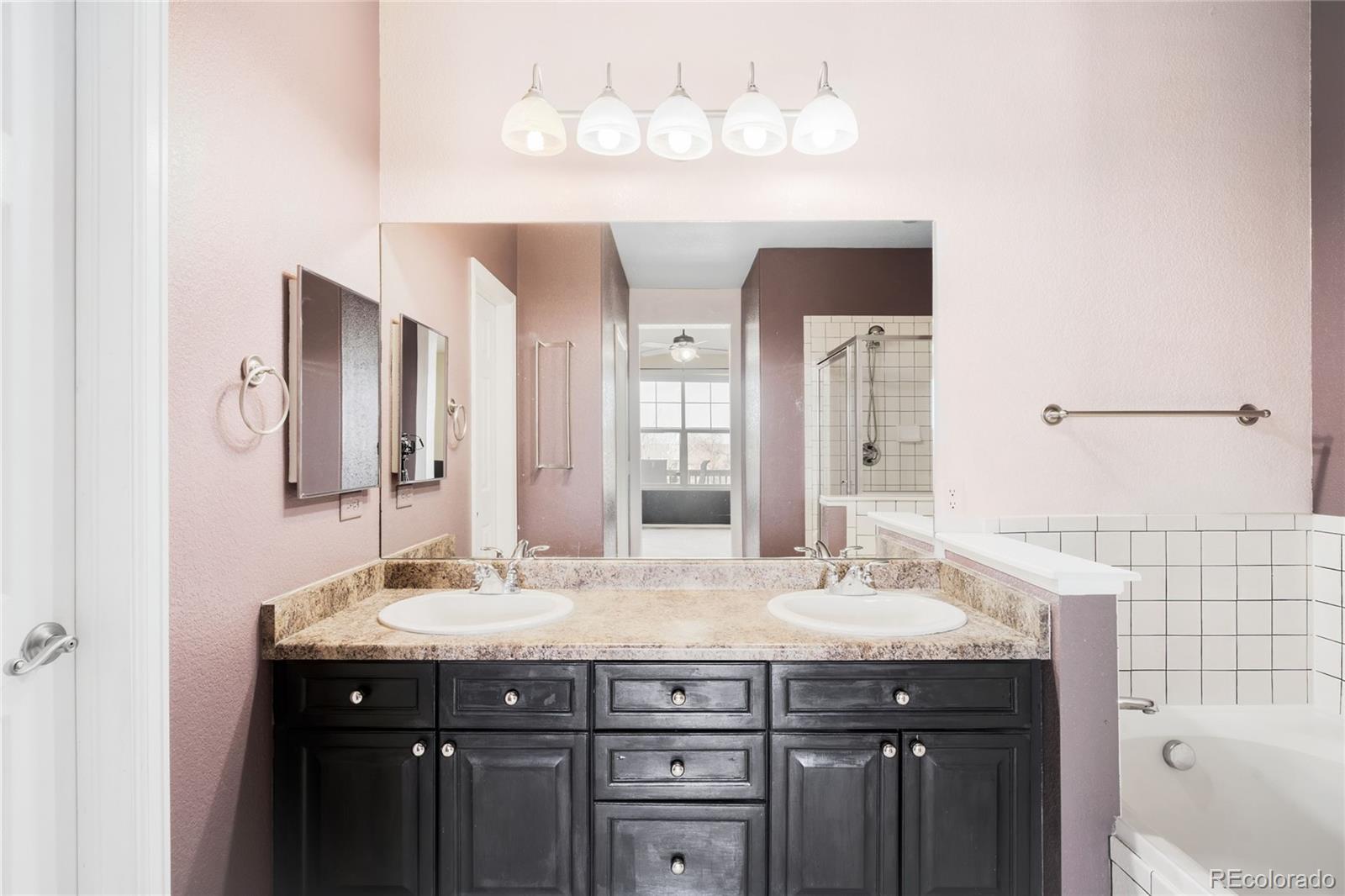 2240 S Vaughn Way Unit: 201