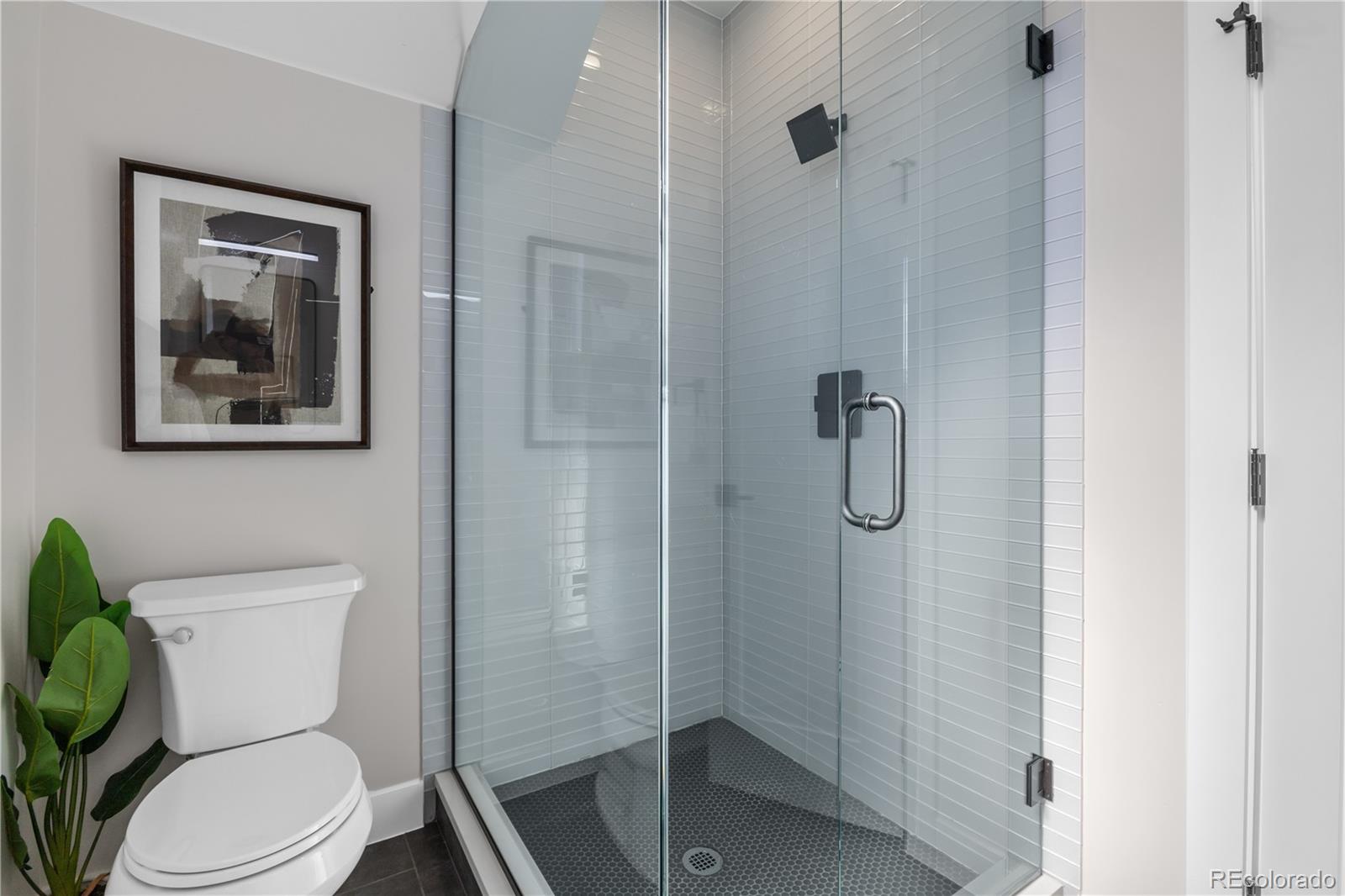 1286 Newton Street Unit: 2