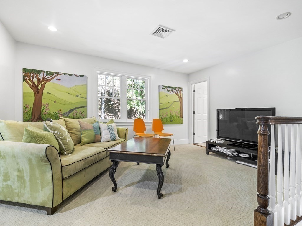 16 Hobart Road