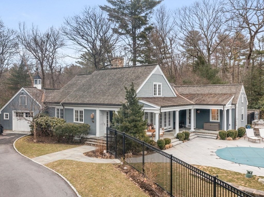 19 Ridge Hill Farm Road