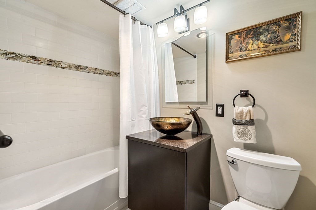 45 Longwood Avenue # 208
