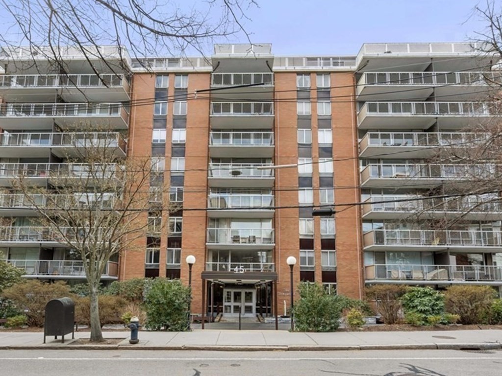 45 Longwood Avenue # 208
