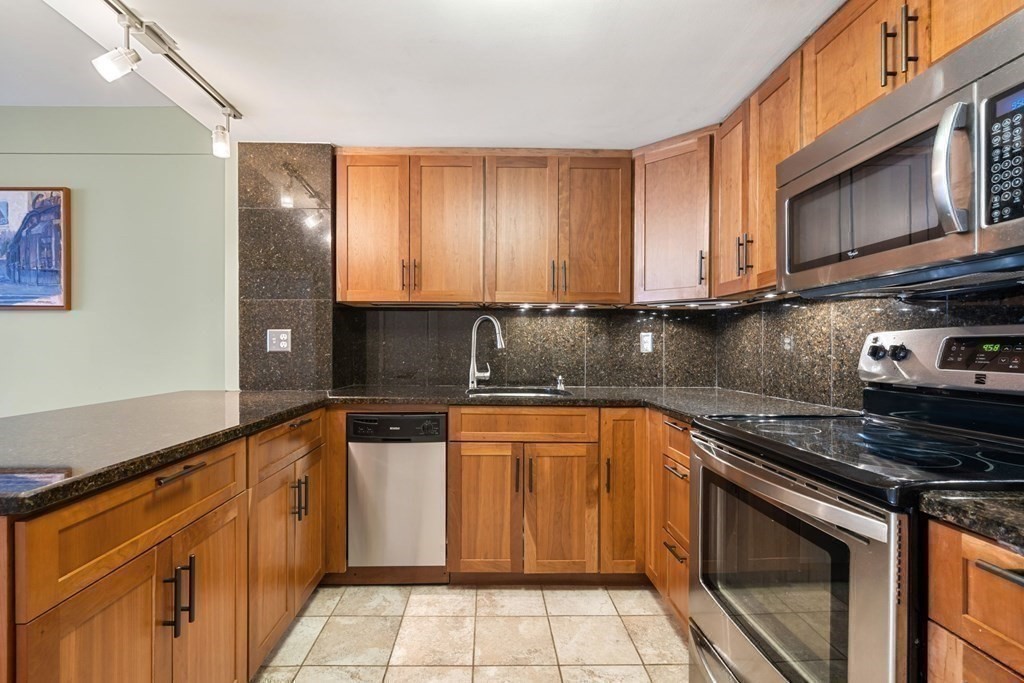 45 Longwood Avenue # 208