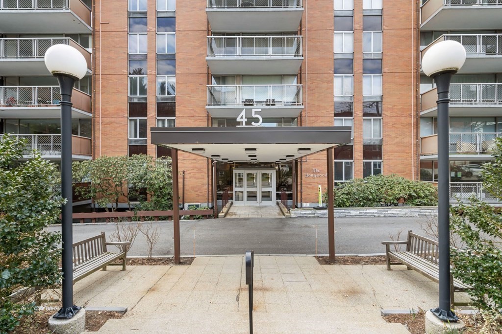 45 Longwood Avenue # 208