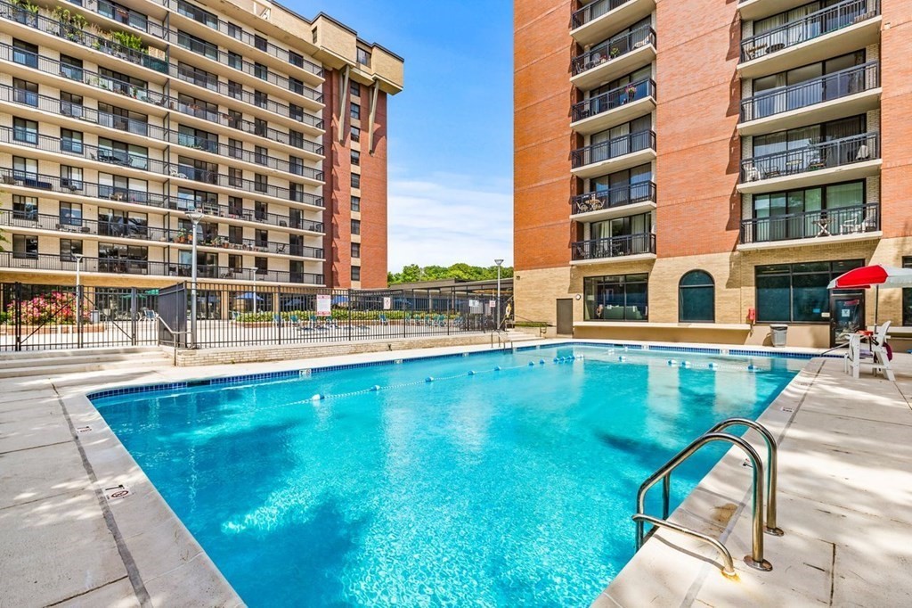 60 Longwood Avenue # 1007