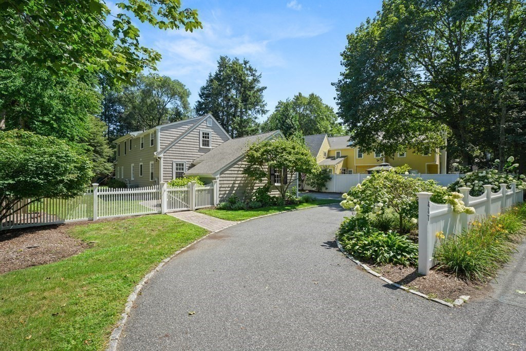 447 Weston Road