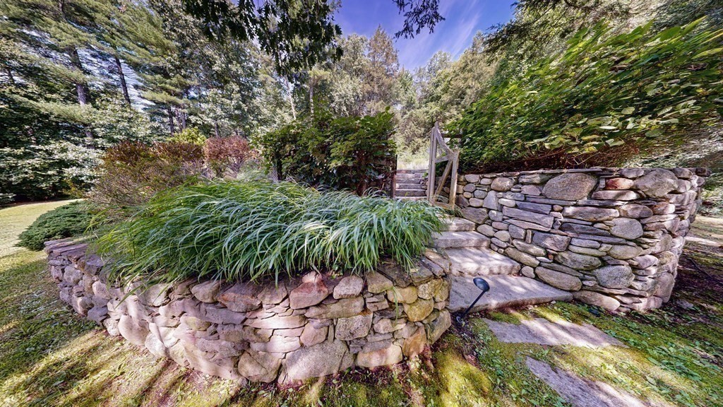 139 Stow Road