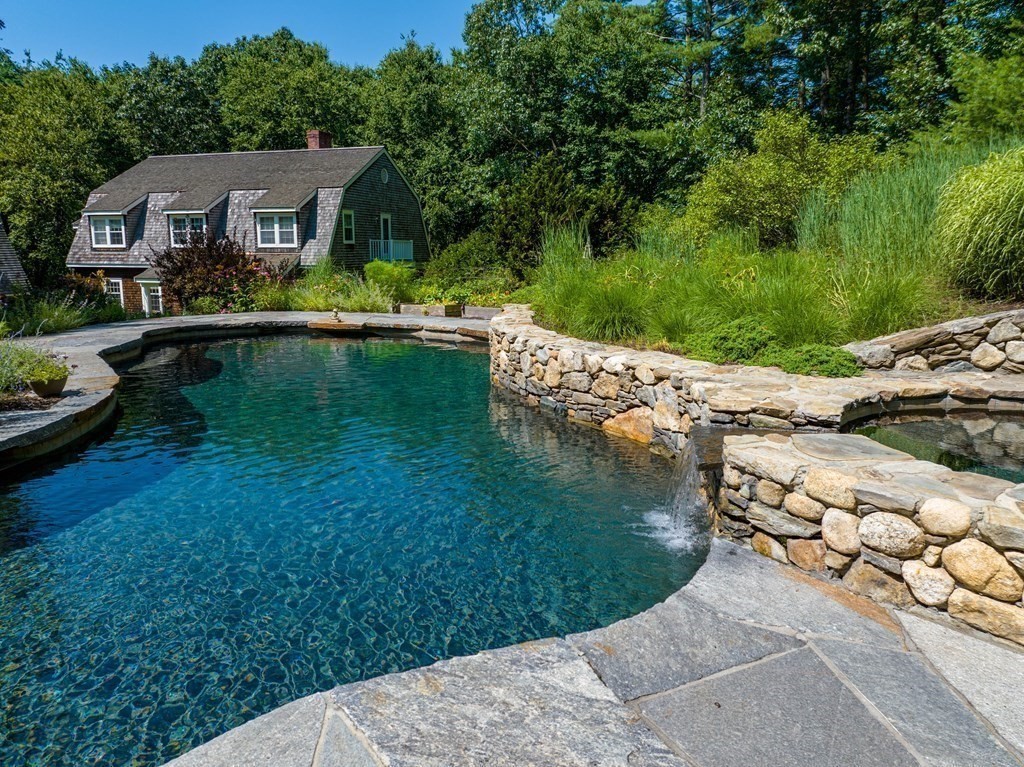 139 Stow Road