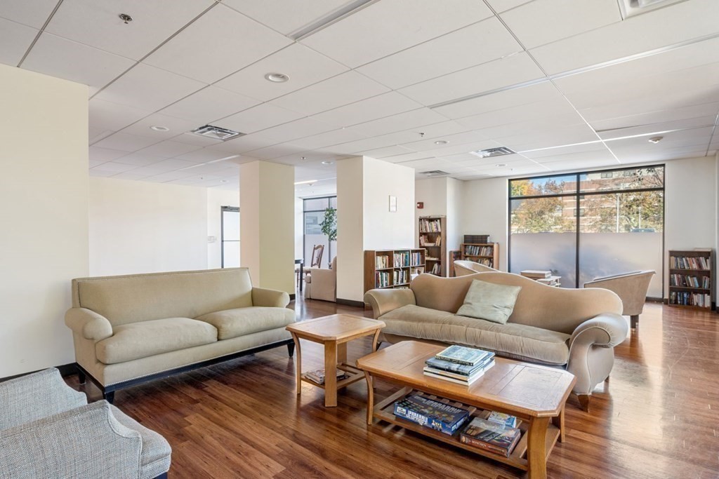 60 Longwood Avenue # 908
