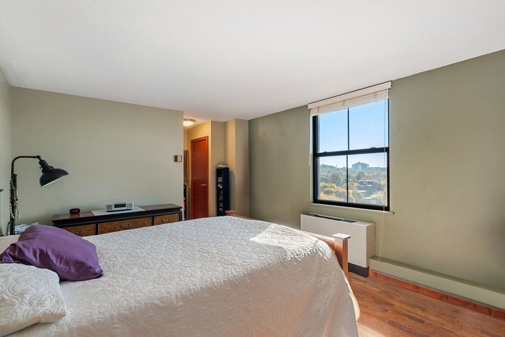 60 Longwood Avenue # 908