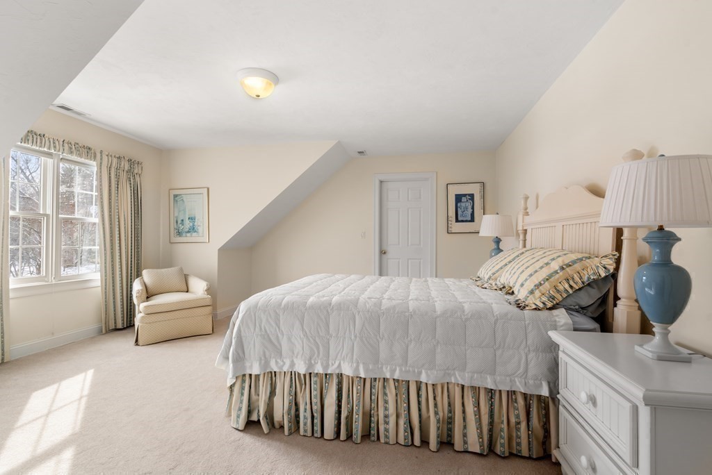10 Algonquian Drive