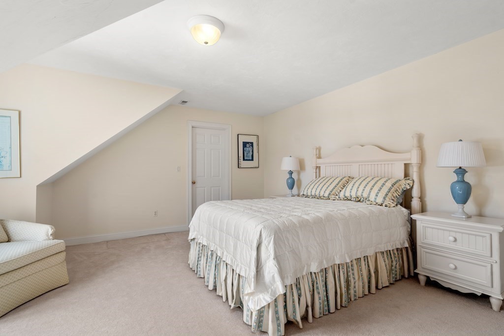 10 Algonquian Drive