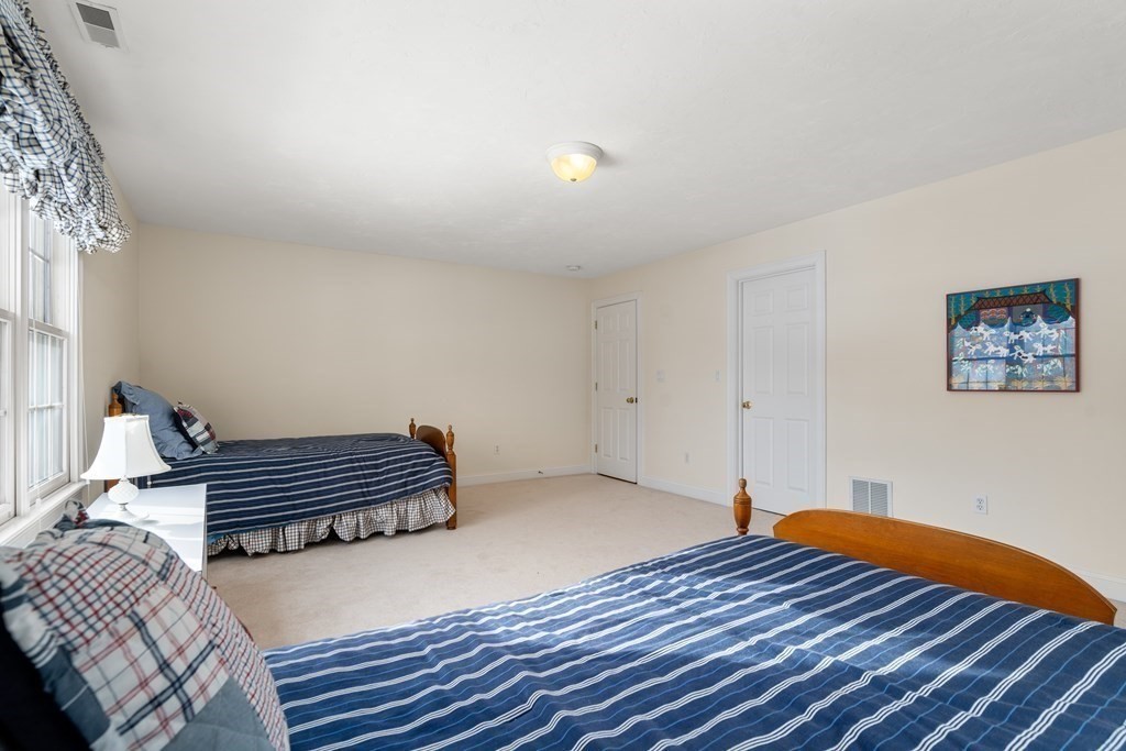 10 Algonquian Drive