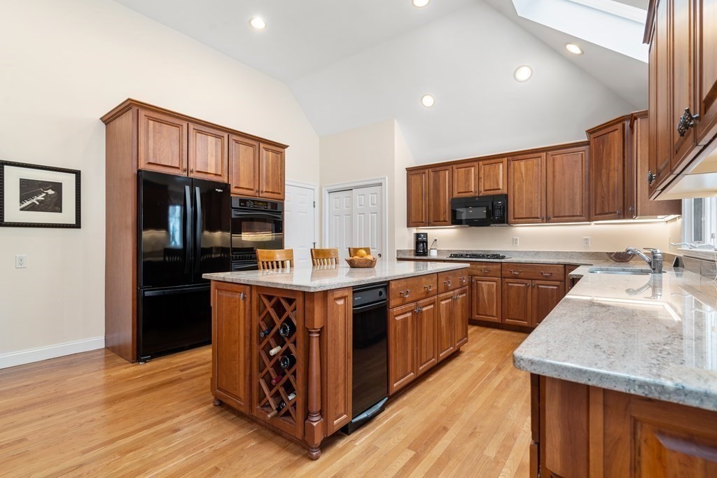 10 Algonquian Drive