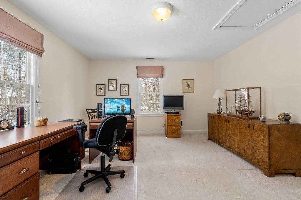 10 Algonquian Drive