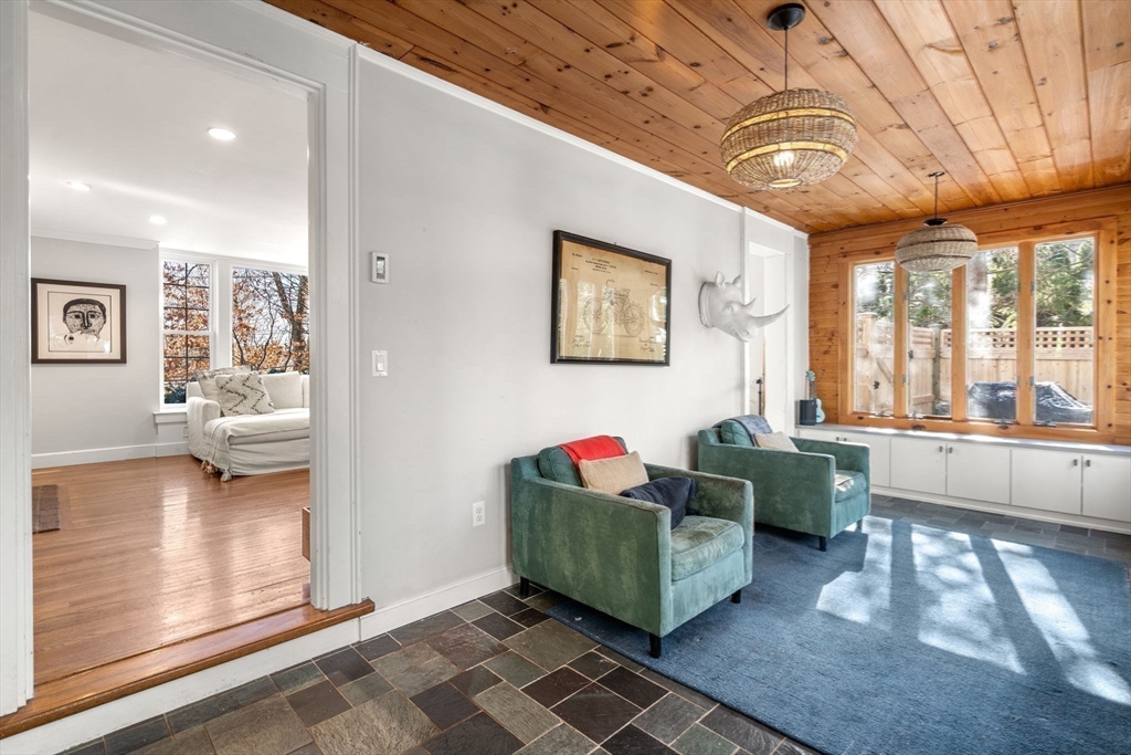 170 Benvenue Street