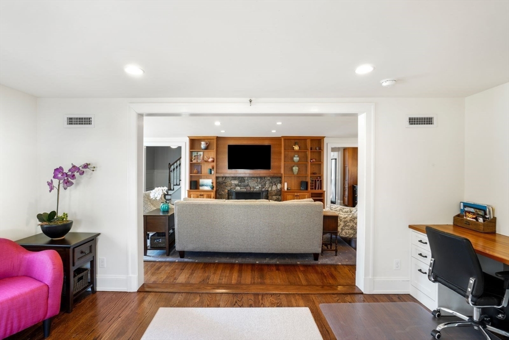 4 High Ledge Avenue