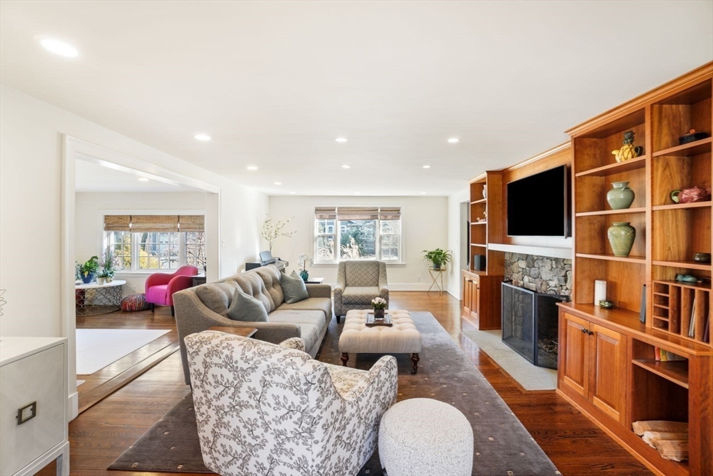 4 High Ledge Avenue