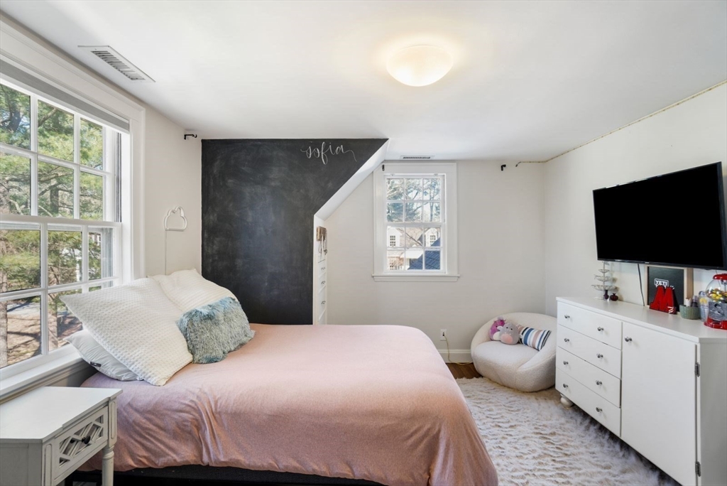 4 High Ledge Avenue