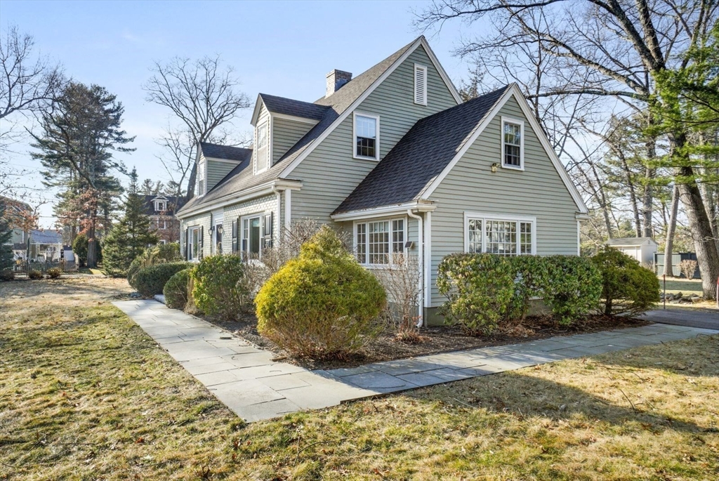 4 High Ledge Avenue
