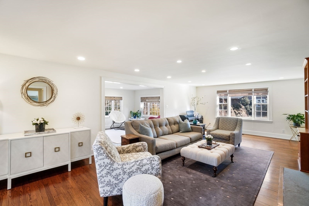 4 High Ledge Avenue