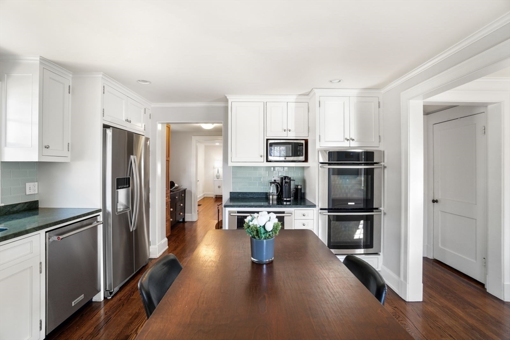 4 High Ledge Avenue
