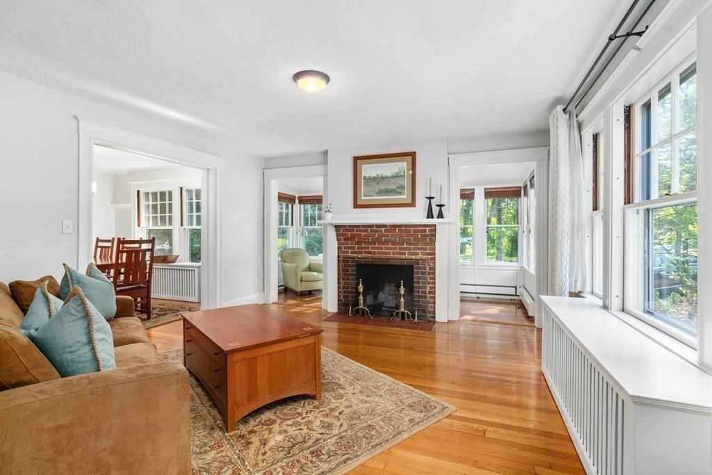 23 Glen Road