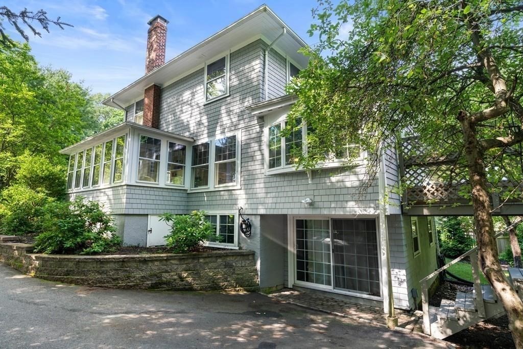 23 Glen Road