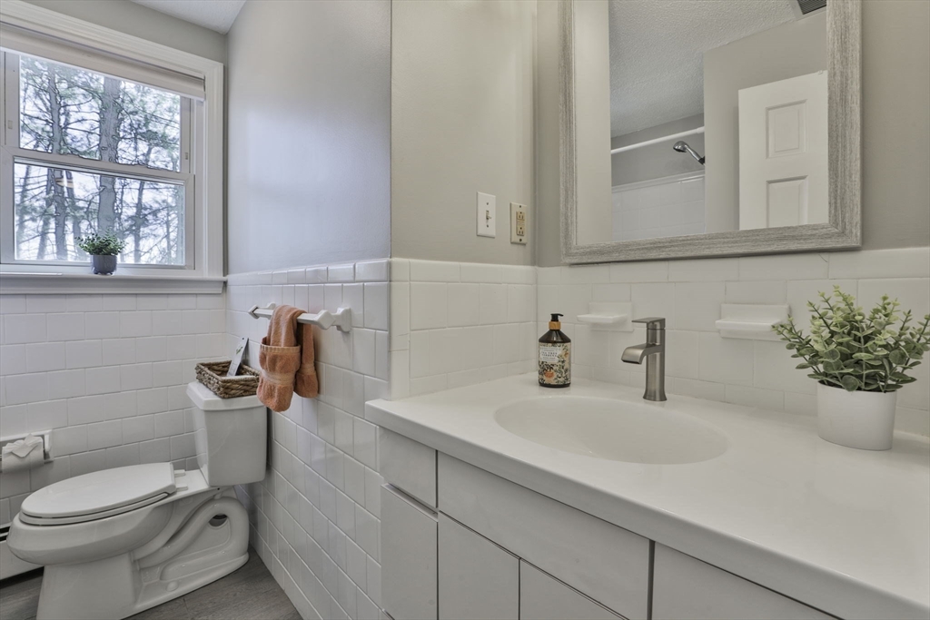 46 Crestwood Drive