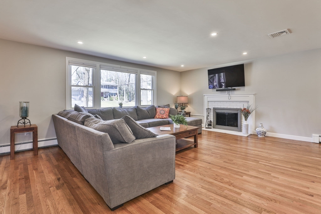 46 Crestwood Drive