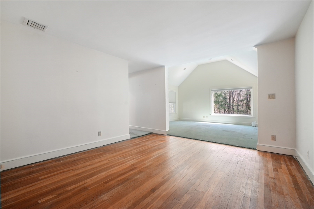 14 Meadowbrook Road